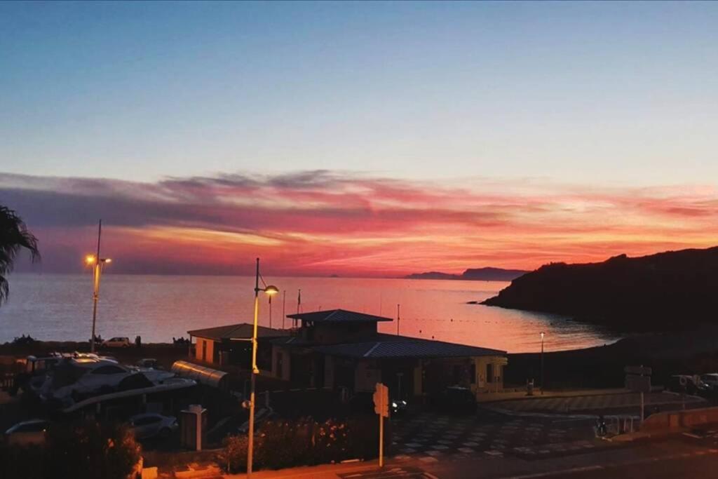T2 Magnifique Vue Mer Panoramique Six-Fours-les-Plages Exteriör bild